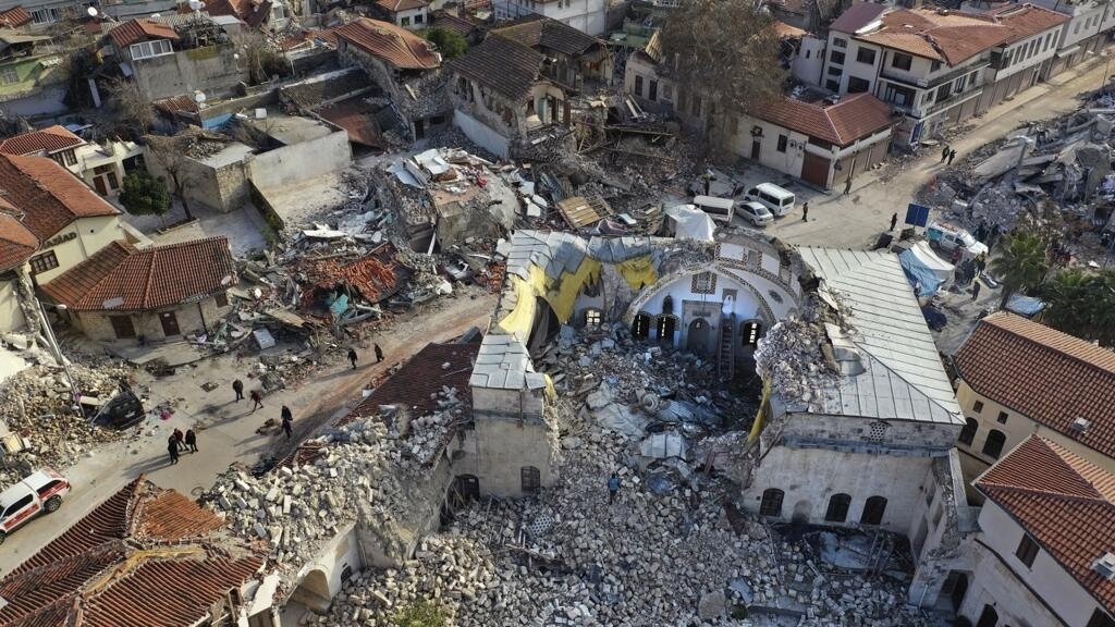 , Infos française: l’éprouvant travail de déblaiement à Antakya, ville dévastée