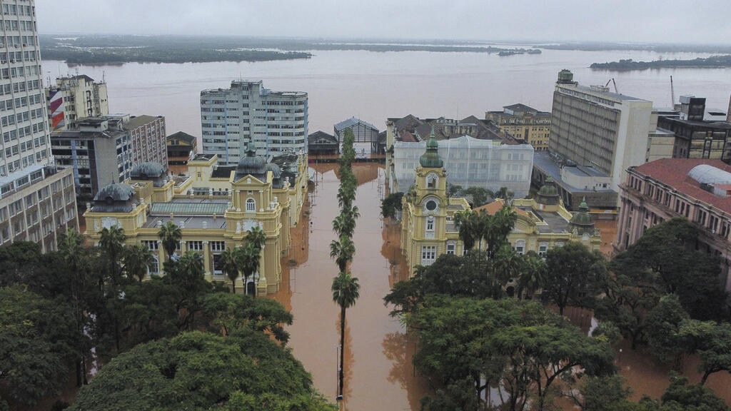 Lire la suite à propos de l’article Actus françaises: course contre la montre pour secourir les victimes des inondations dans le sud